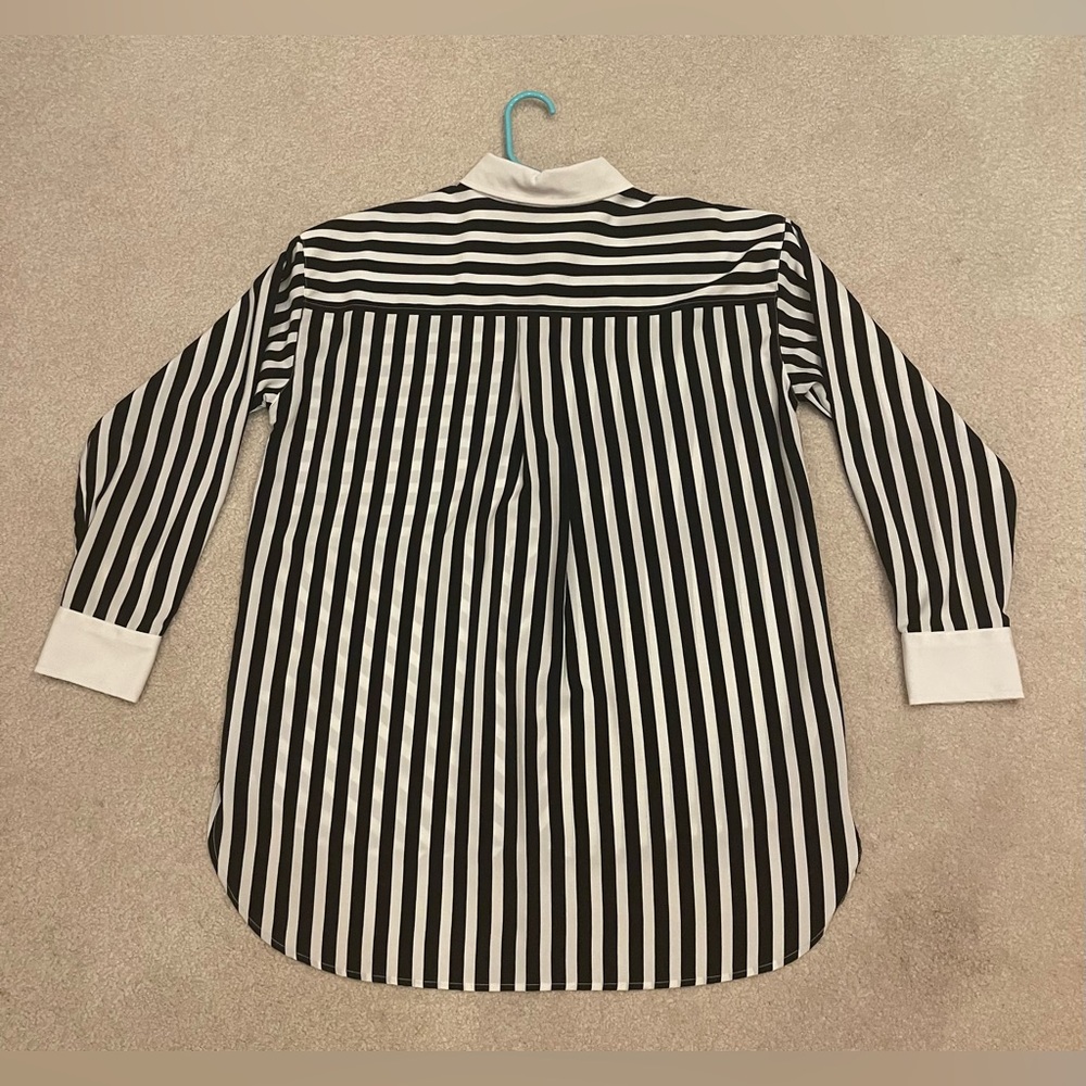Karl Lagerfeld Paris Women’s Striped Button Down Blouse Size Medium - Picture 3 of 4